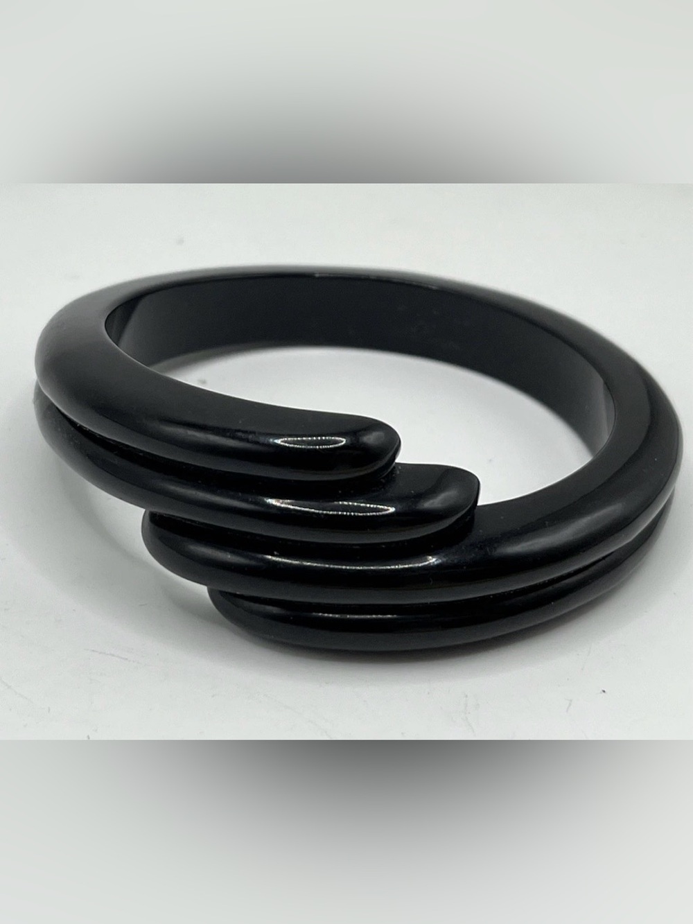 Vtg Acrylic Black Waves Bangle Bracelet 8”